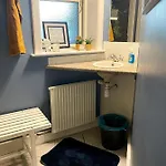 Bed & Kitchen