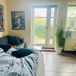 Bed & Kitchen