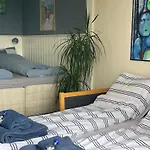 Bed & Kitchen