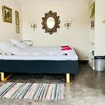 Bed & Kitchen *