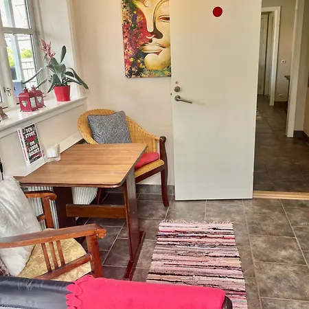 Bed & Kitchen *
